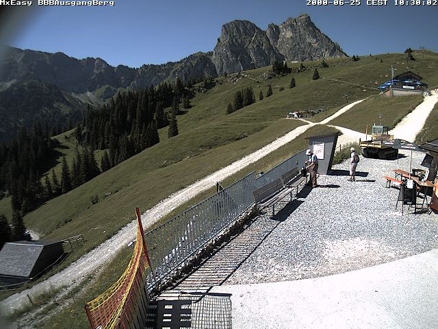 Archived image Webcam Arrival of the Breitenbergbahn cabins