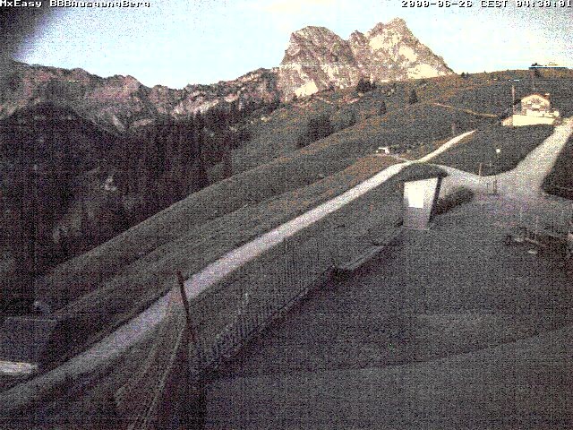 Archived image Webcam Arrival of the Breitenbergbahn cabins