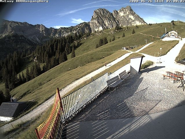 Archived image Webcam Arrival of the Breitenbergbahn cabins