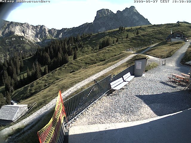 Archived image Webcam Arrival of the Breitenbergbahn cabins