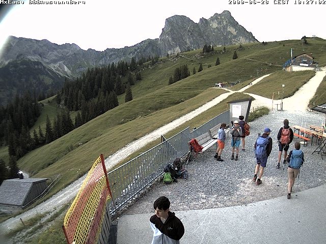 Archived image Webcam Arrival of the Breitenbergbahn cabins