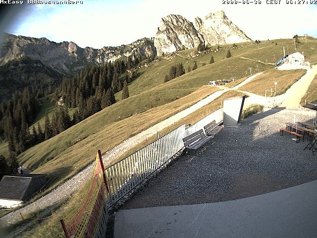 Archived image Webcam Arrival of the Breitenbergbahn cabins