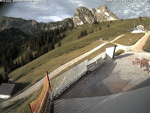 Archived image Webcam Arrival of the Breitenbergbahn cabins