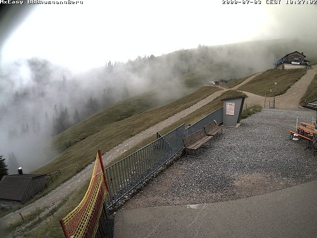 Archived image Webcam Arrival of the Breitenbergbahn cabins