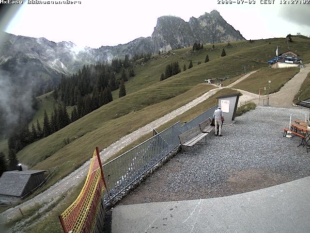Archived image Webcam Arrival of the Breitenbergbahn cabins
