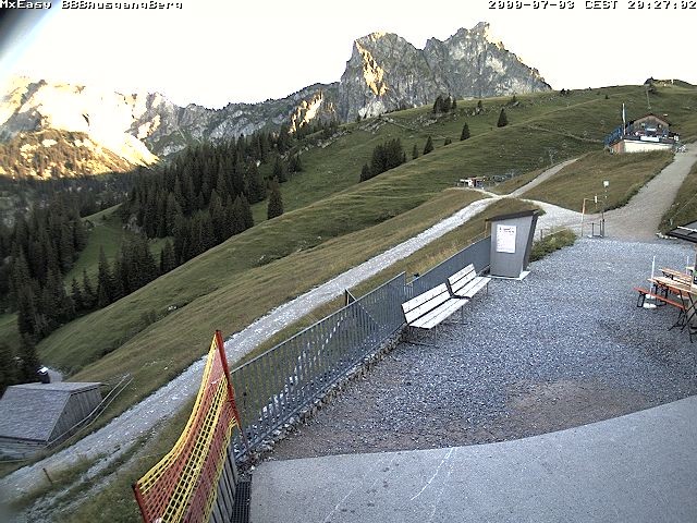 Archived image Webcam Arrival of the Breitenbergbahn cabins