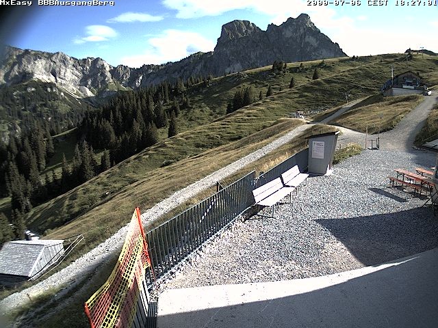 Archived image Webcam Arrival of the Breitenbergbahn cabins