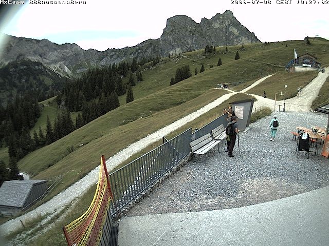 Archived image Webcam Arrival of the Breitenbergbahn cabins