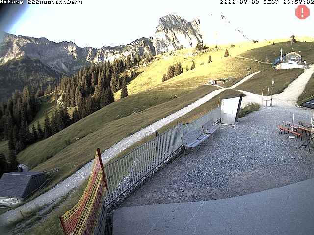 Archived image Webcam Arrival of the Breitenbergbahn cabins