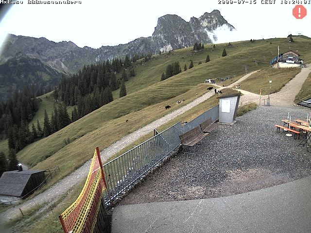 Archived image Webcam Arrival of the Breitenbergbahn cabins