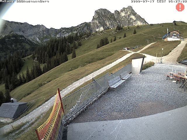 Archived image Webcam Arrival of the Breitenbergbahn cabins