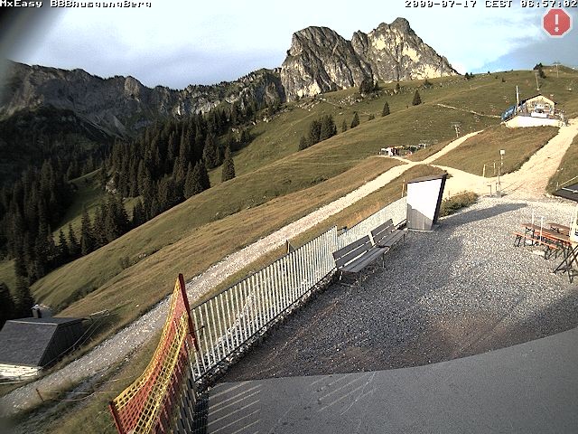 Archived image Webcam Arrival of the Breitenbergbahn cabins