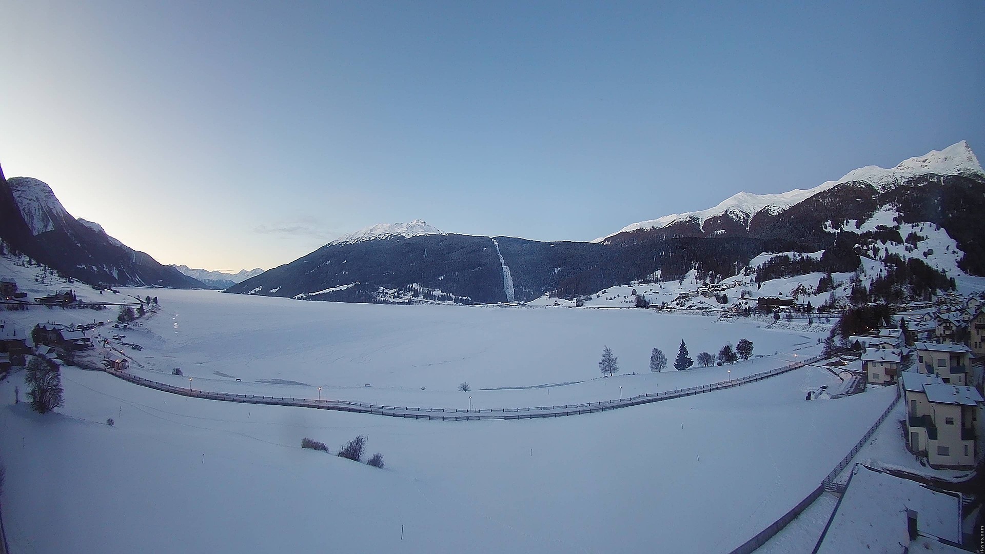 Archiv Foto Webcam Reschen - Blick auf den Reschensee