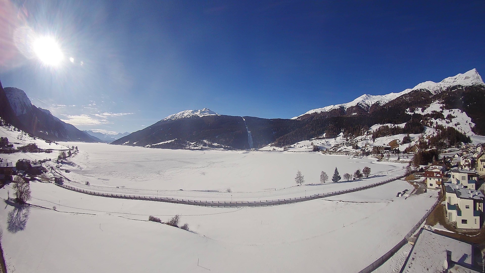 Archiv Foto Webcam Reschen - Blick auf den Reschensee