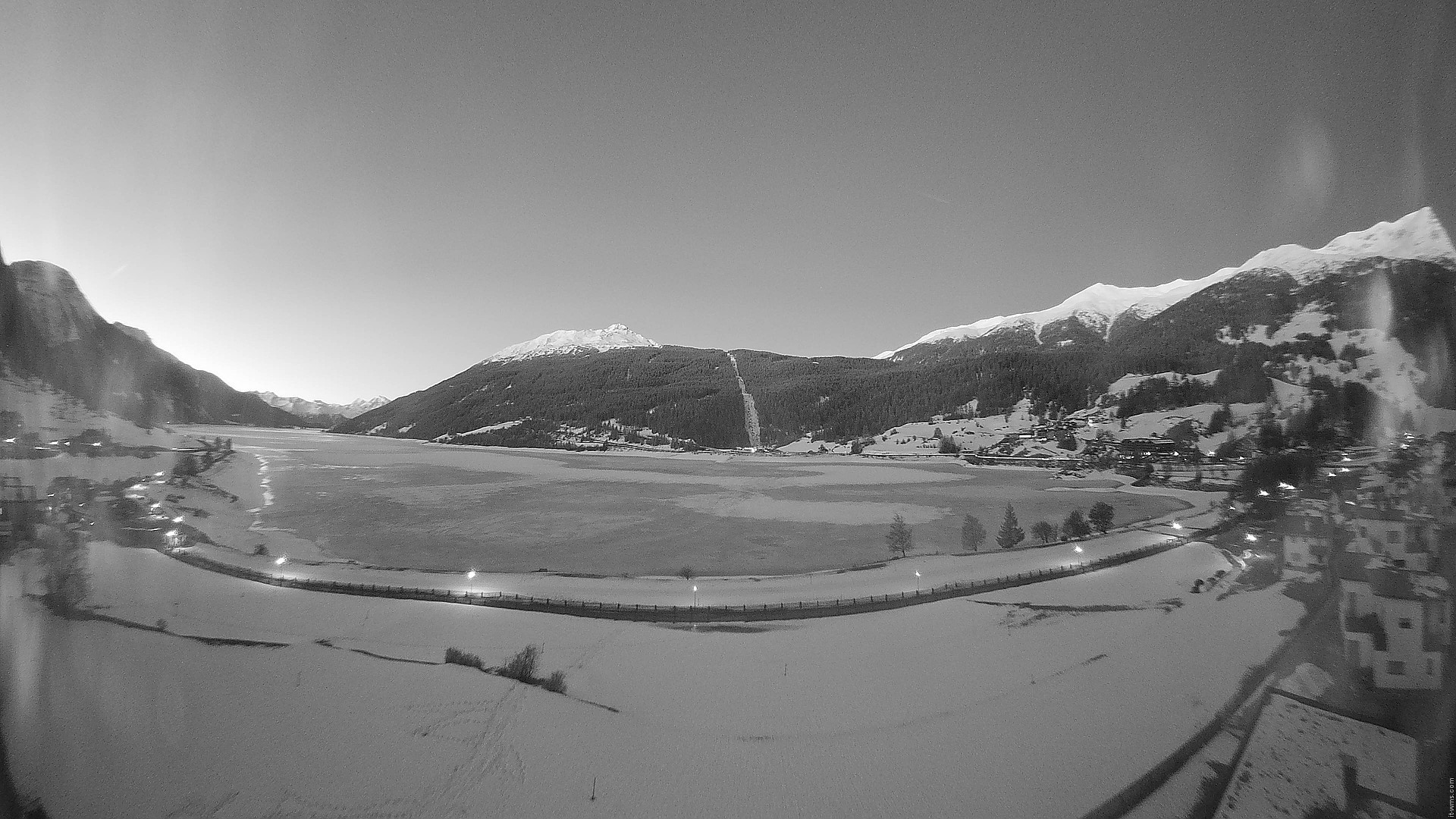 Archiv Foto Webcam Reschen - Blick auf den Reschensee