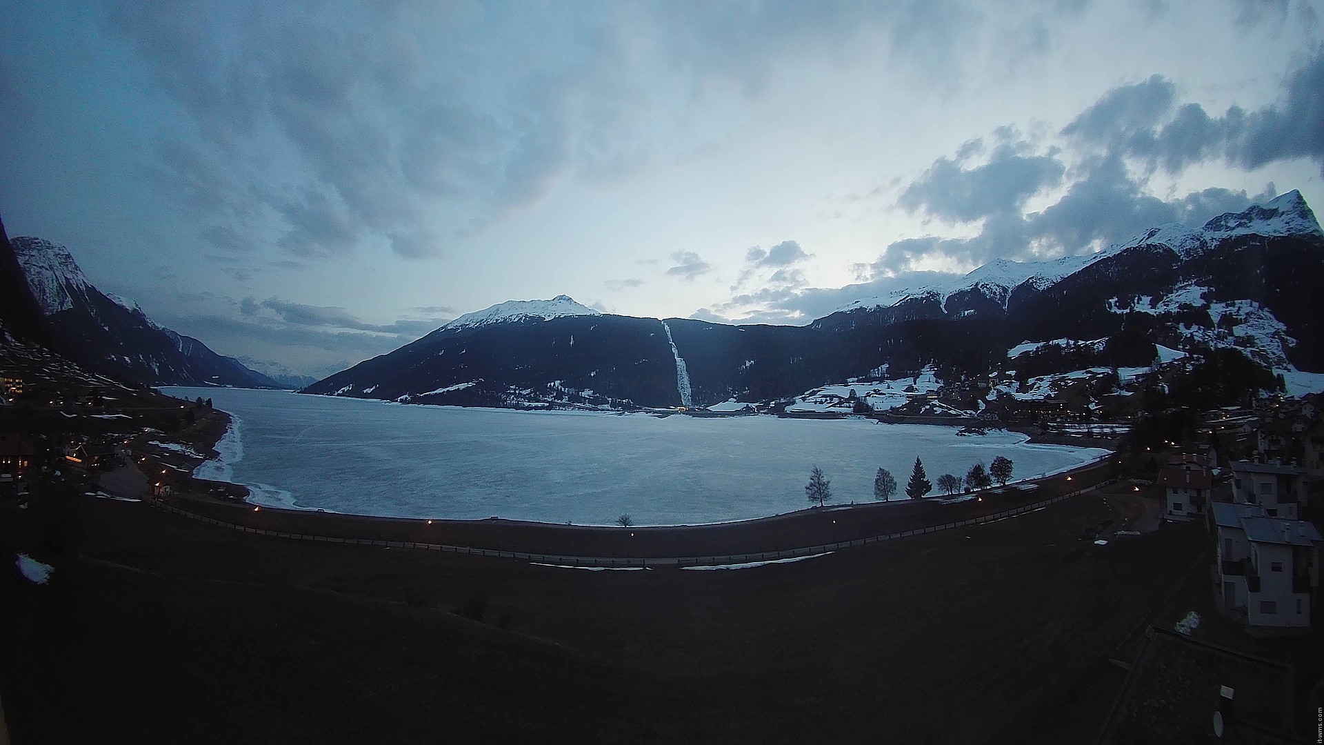 Archiv Foto Webcam Reschen - Blick auf den Reschensee