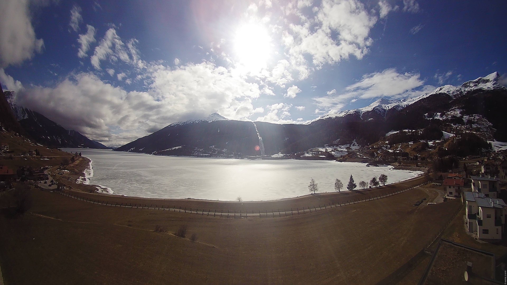 Archiv Foto Webcam Reschen - Blick auf den Reschensee