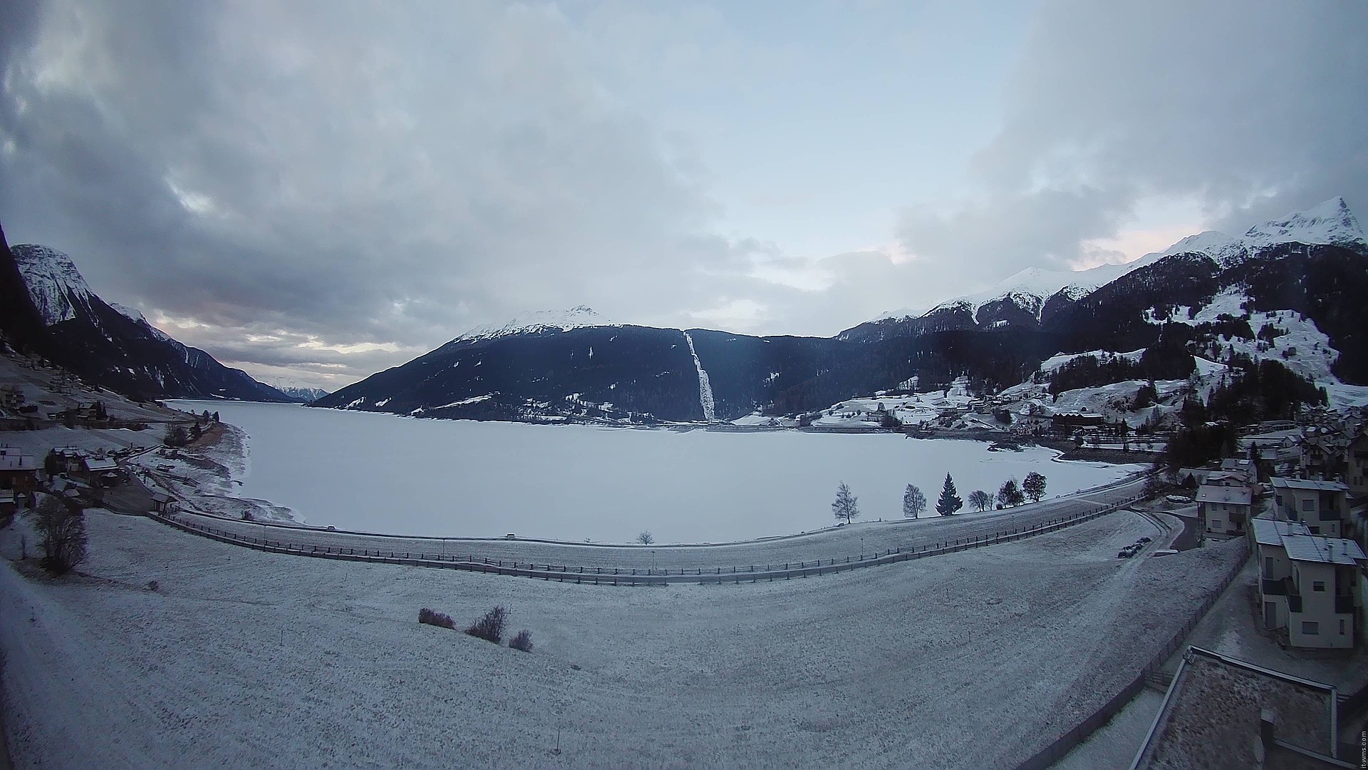 Archiv Foto Webcam Reschen - Blick auf den Reschensee