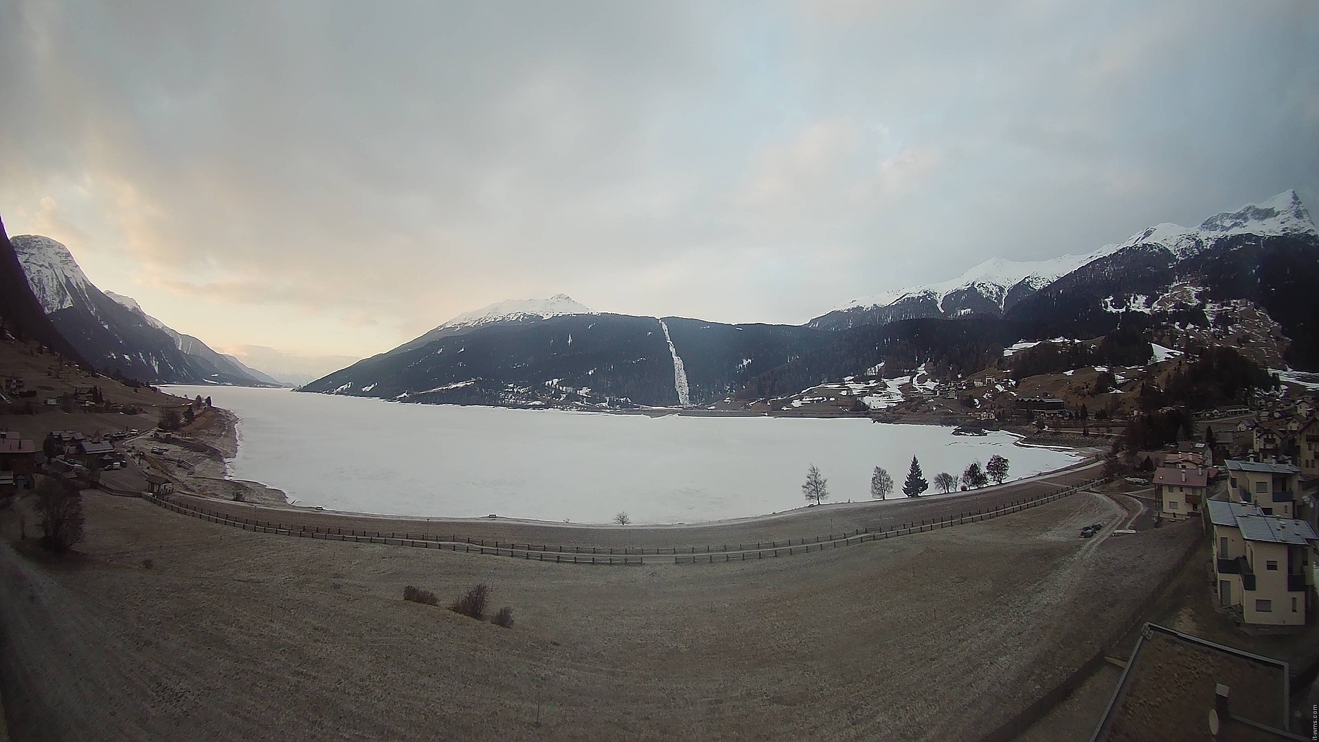 Archiv Foto Webcam Reschen - Blick auf den Reschensee