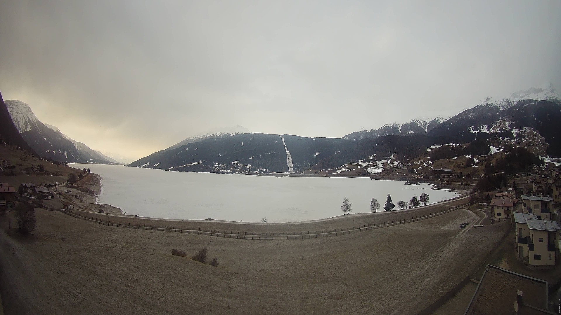 Archiv Foto Webcam Reschen - Blick auf den Reschensee