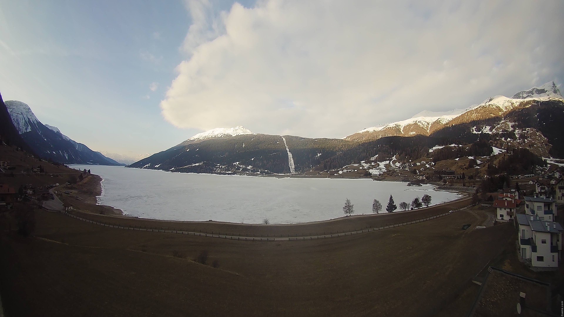 Archiv Foto Webcam Reschen - Blick auf den Reschensee
