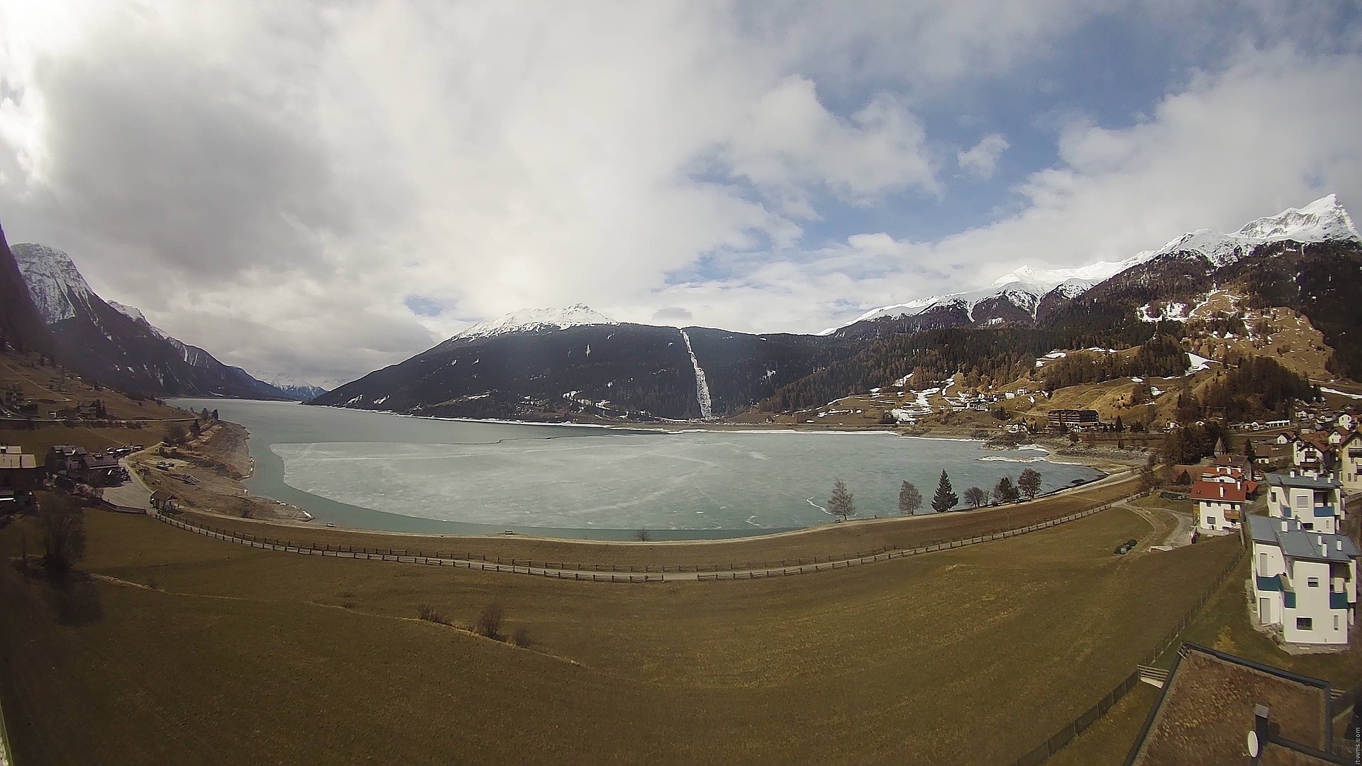 Archiv Foto Webcam Reschen - Blick auf den Reschensee