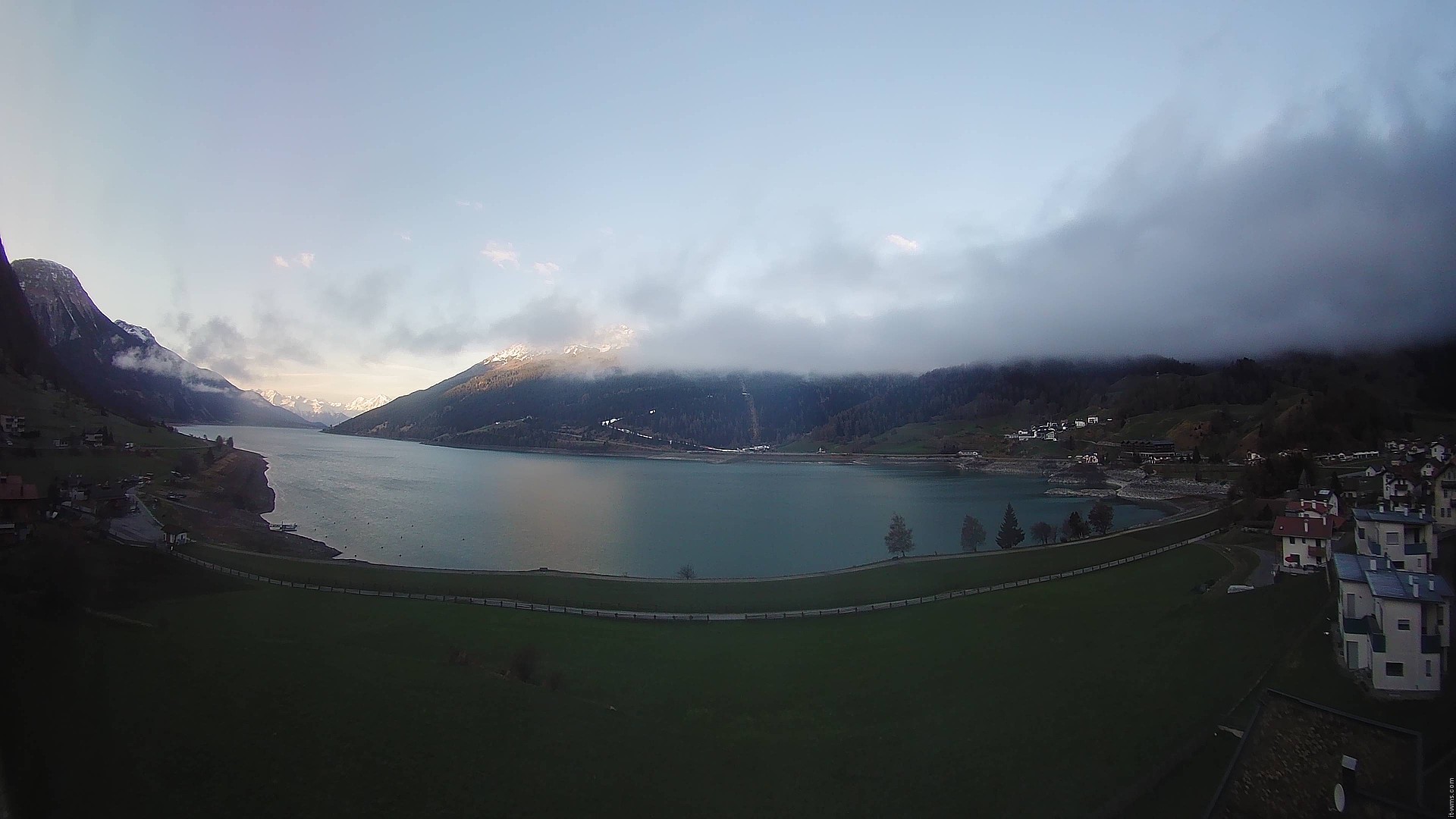 Archiv Foto Webcam Reschen - Blick auf den Reschensee
