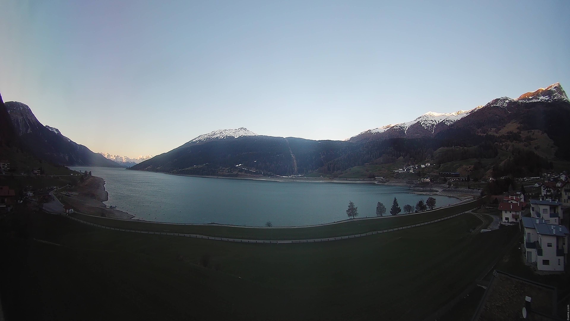 Archiv Foto Webcam Reschen - Blick auf den Reschensee