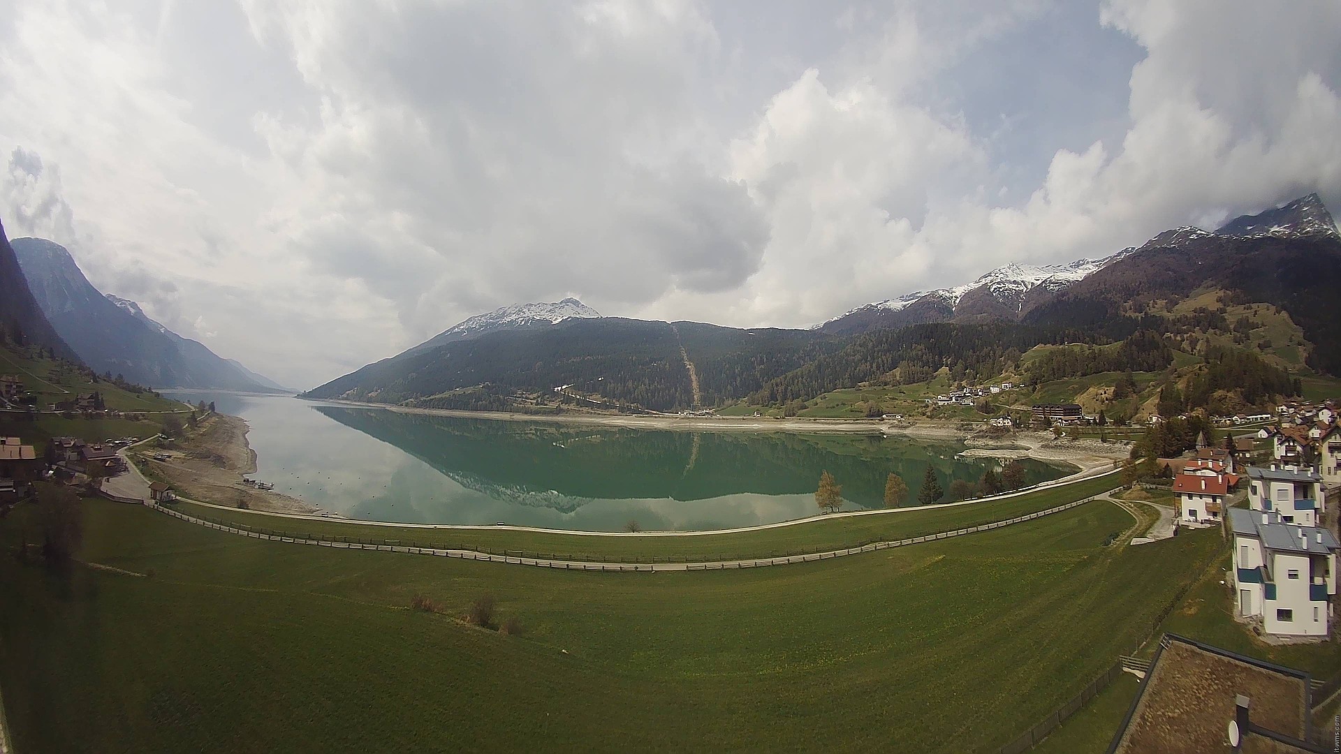 Archiv Foto Webcam Reschen - Blick auf den Reschensee