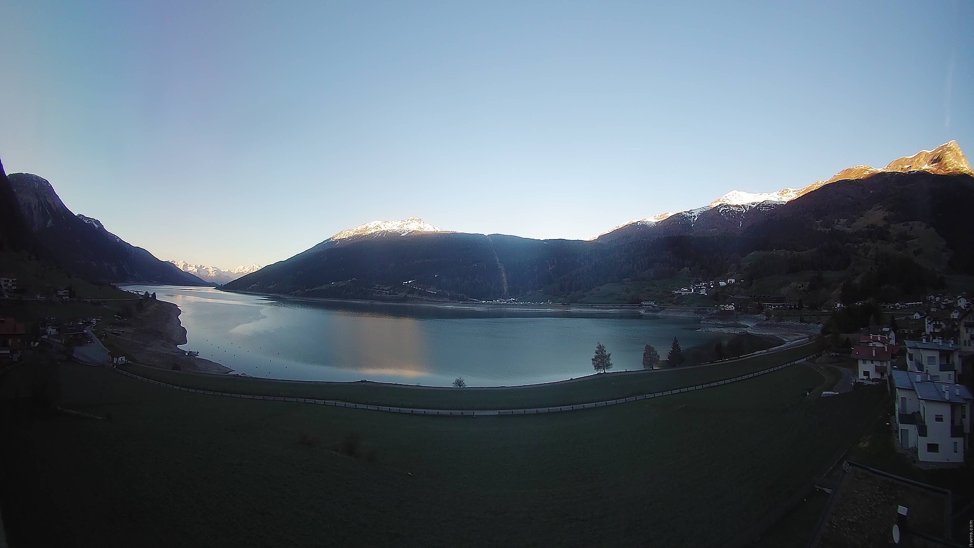 Archiv Foto Webcam Reschen - Blick auf den Reschensee