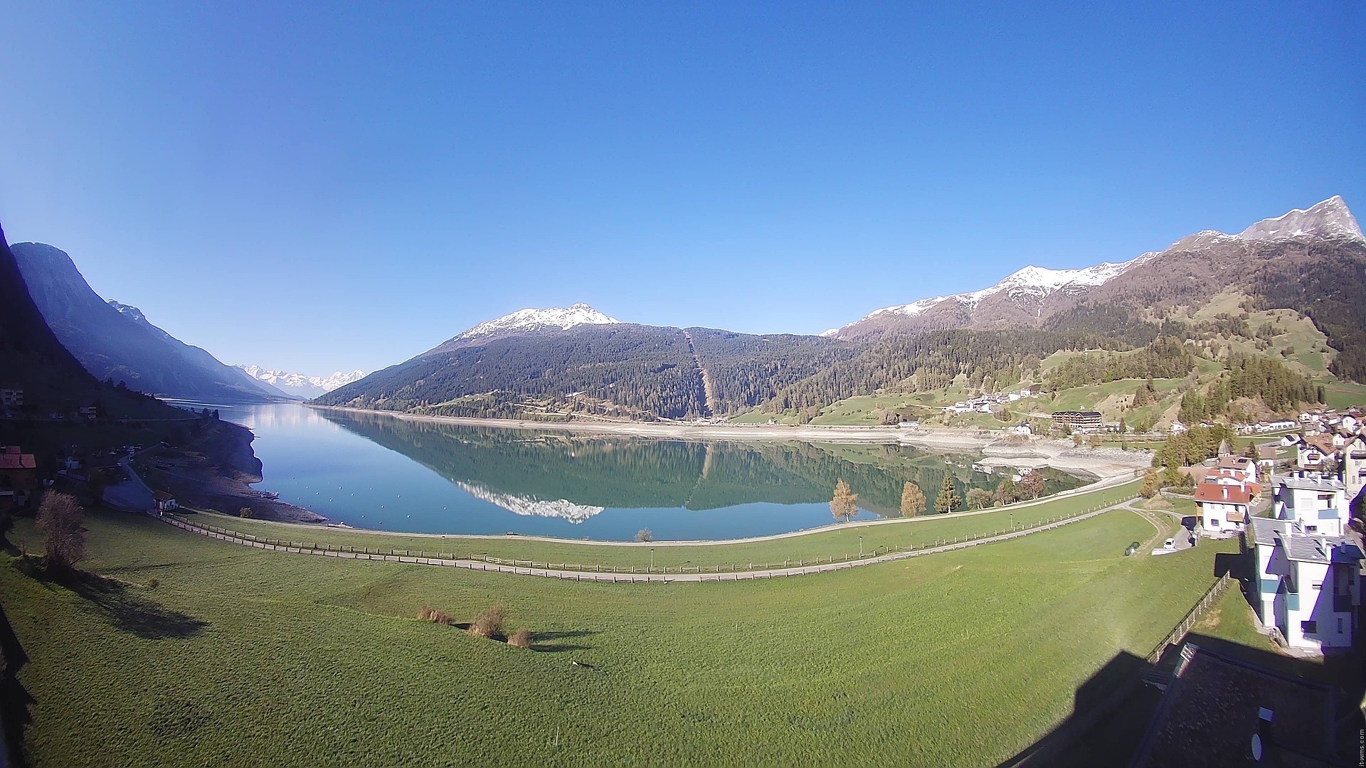 Archiv Foto Webcam Reschen - Blick auf den Reschensee