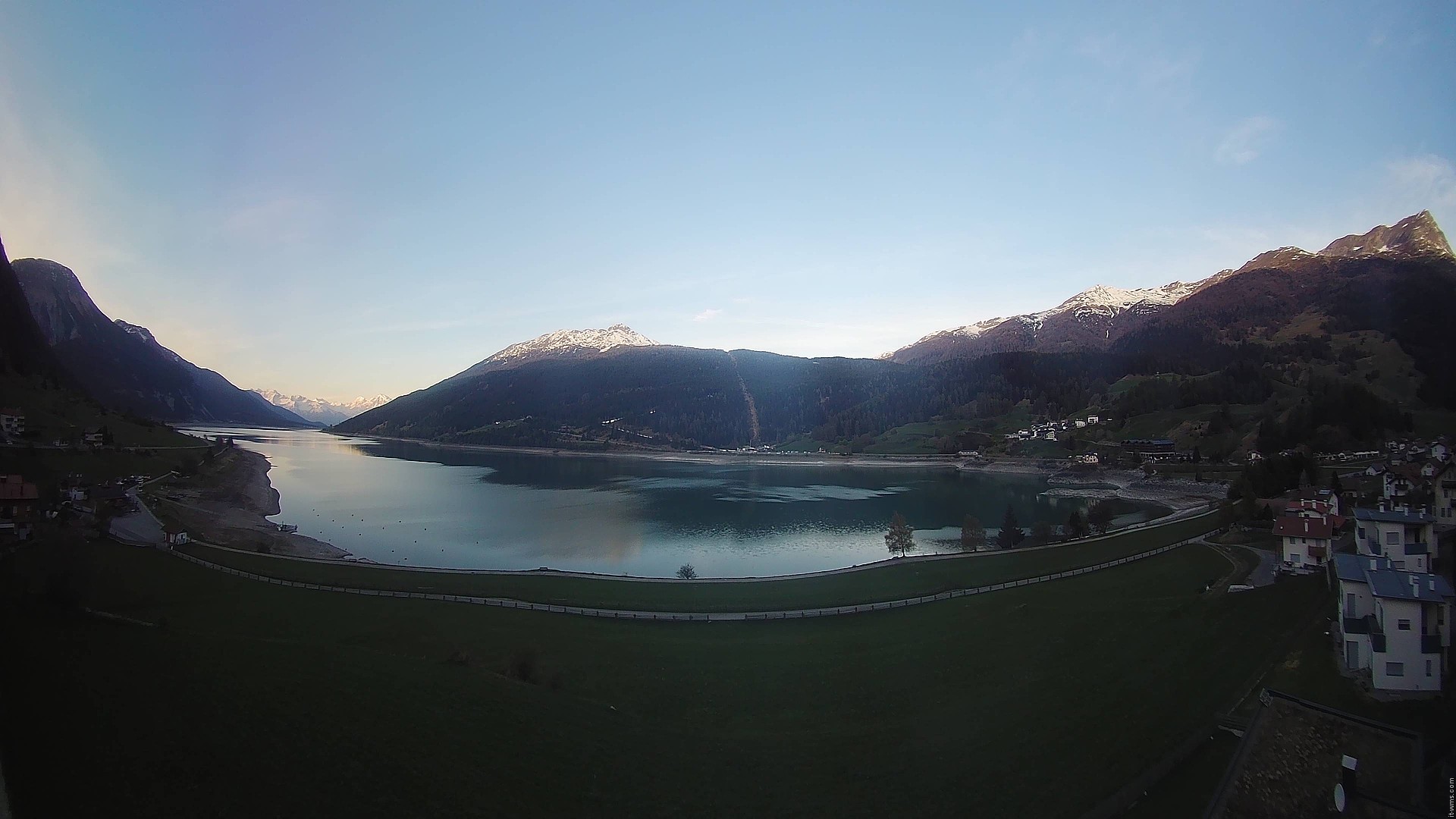 Archiv Foto Webcam Reschen - Blick auf den Reschensee