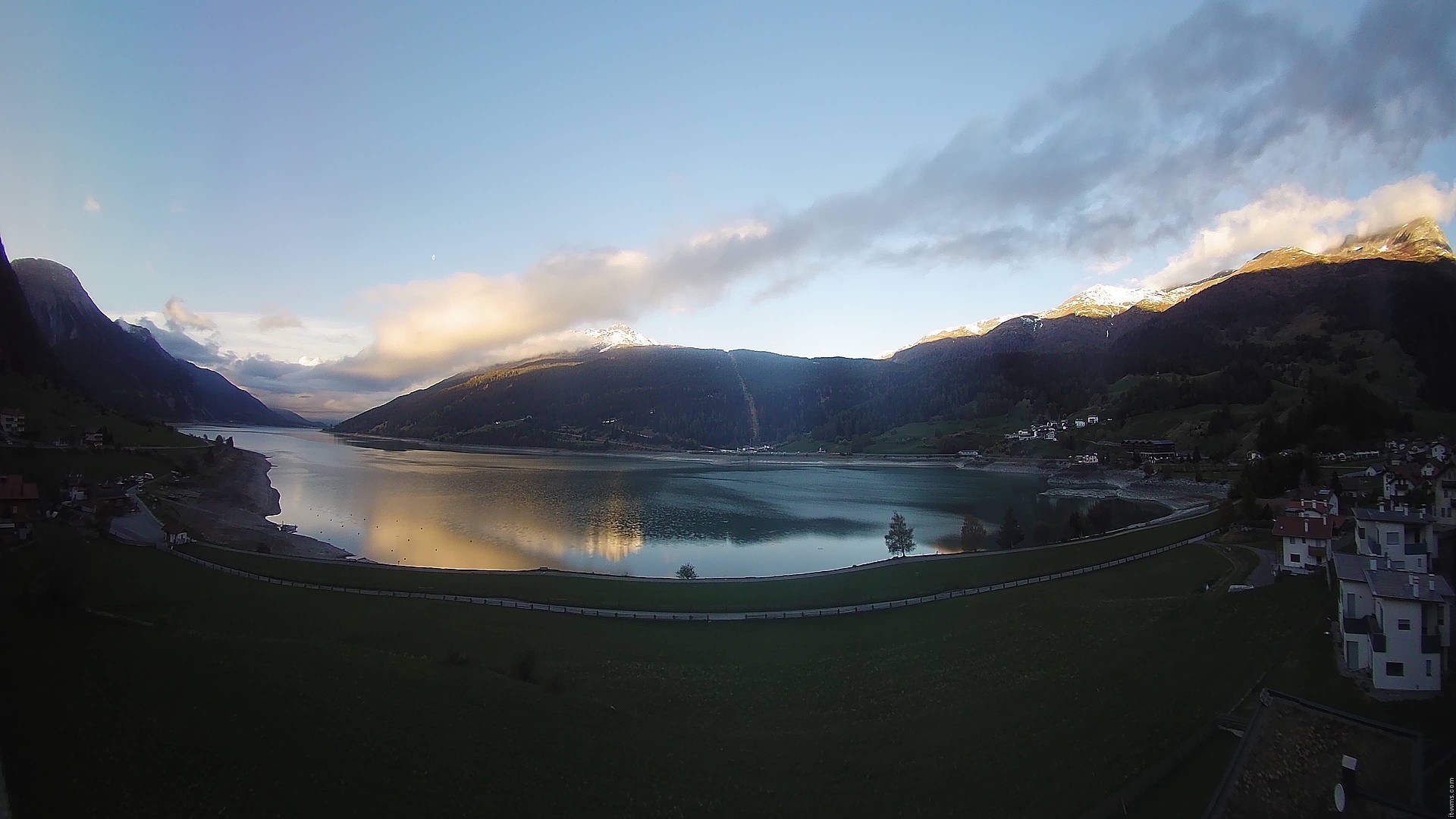 Archiv Foto Webcam Reschen - Blick auf den Reschensee