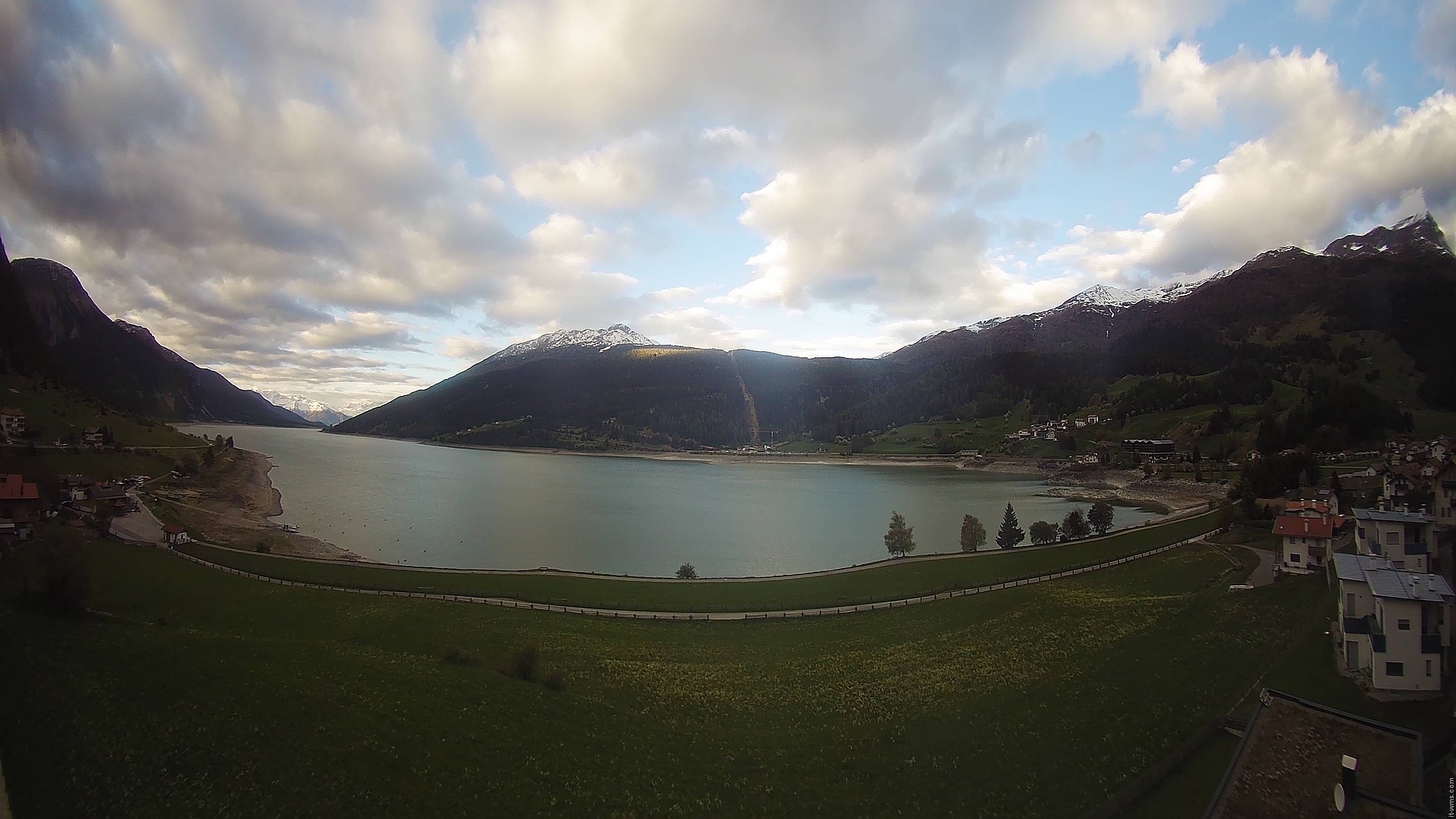 Archiv Foto Webcam Reschen - Blick auf den Reschensee
