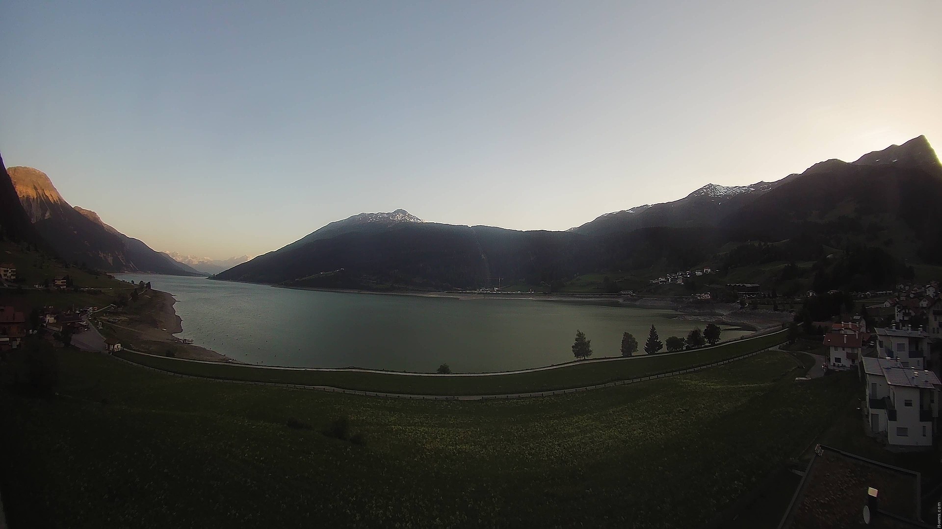 Archiv Foto Webcam Reschen - Blick auf den Reschensee