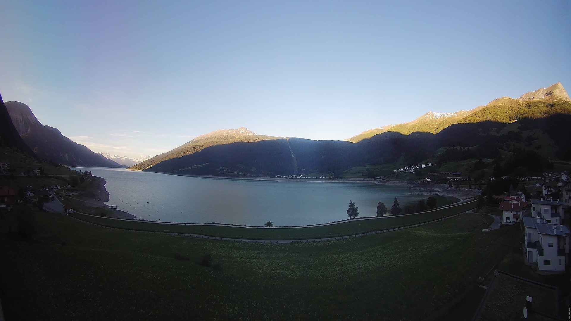 Archiv Foto Webcam Reschen - Blick auf den Reschensee