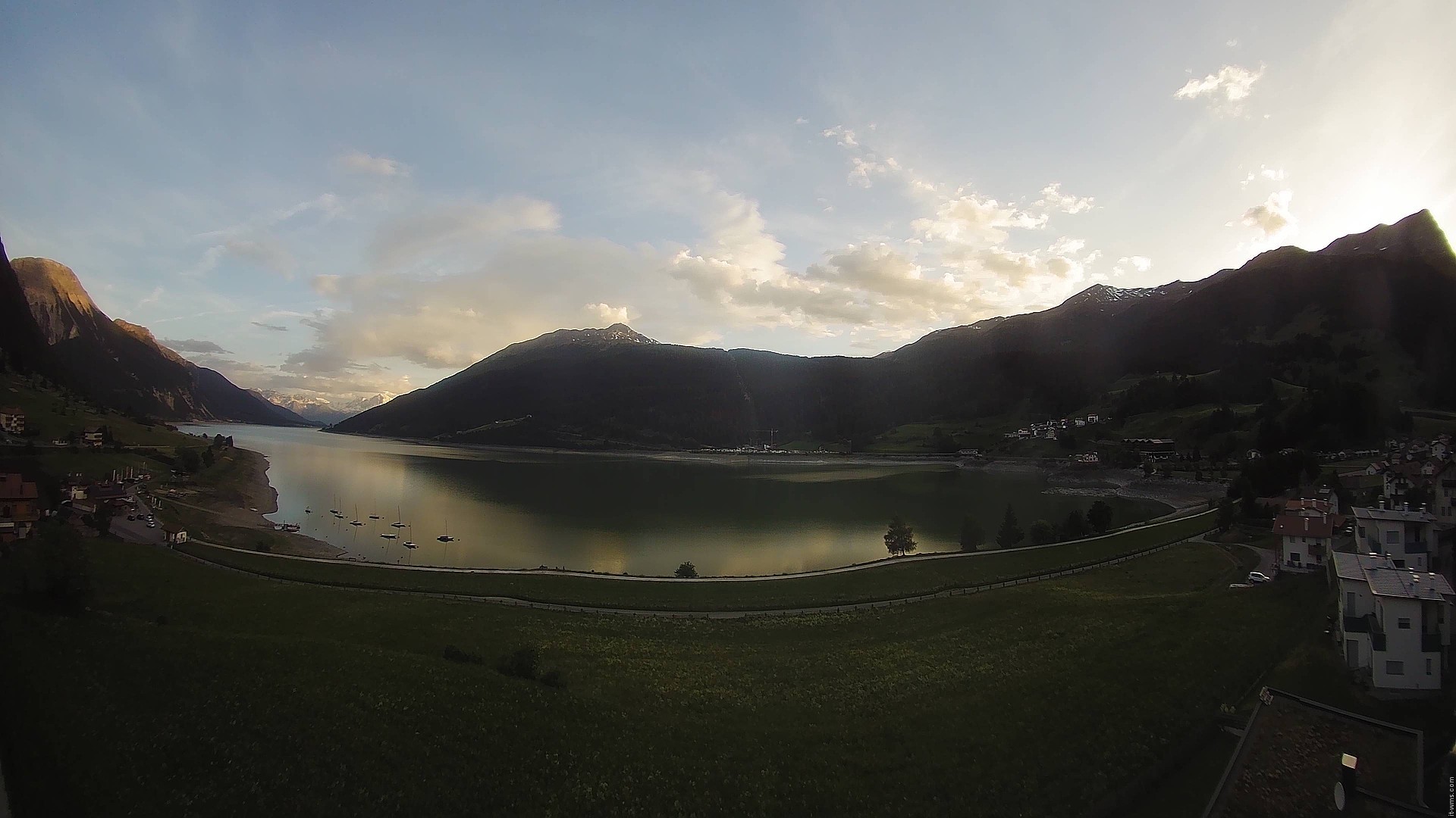 Archiv Foto Webcam Reschen - Blick auf den Reschensee