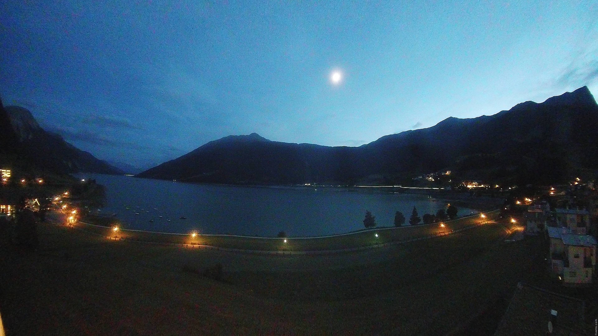 Archiv Foto Webcam Reschen - Blick auf den Reschensee
