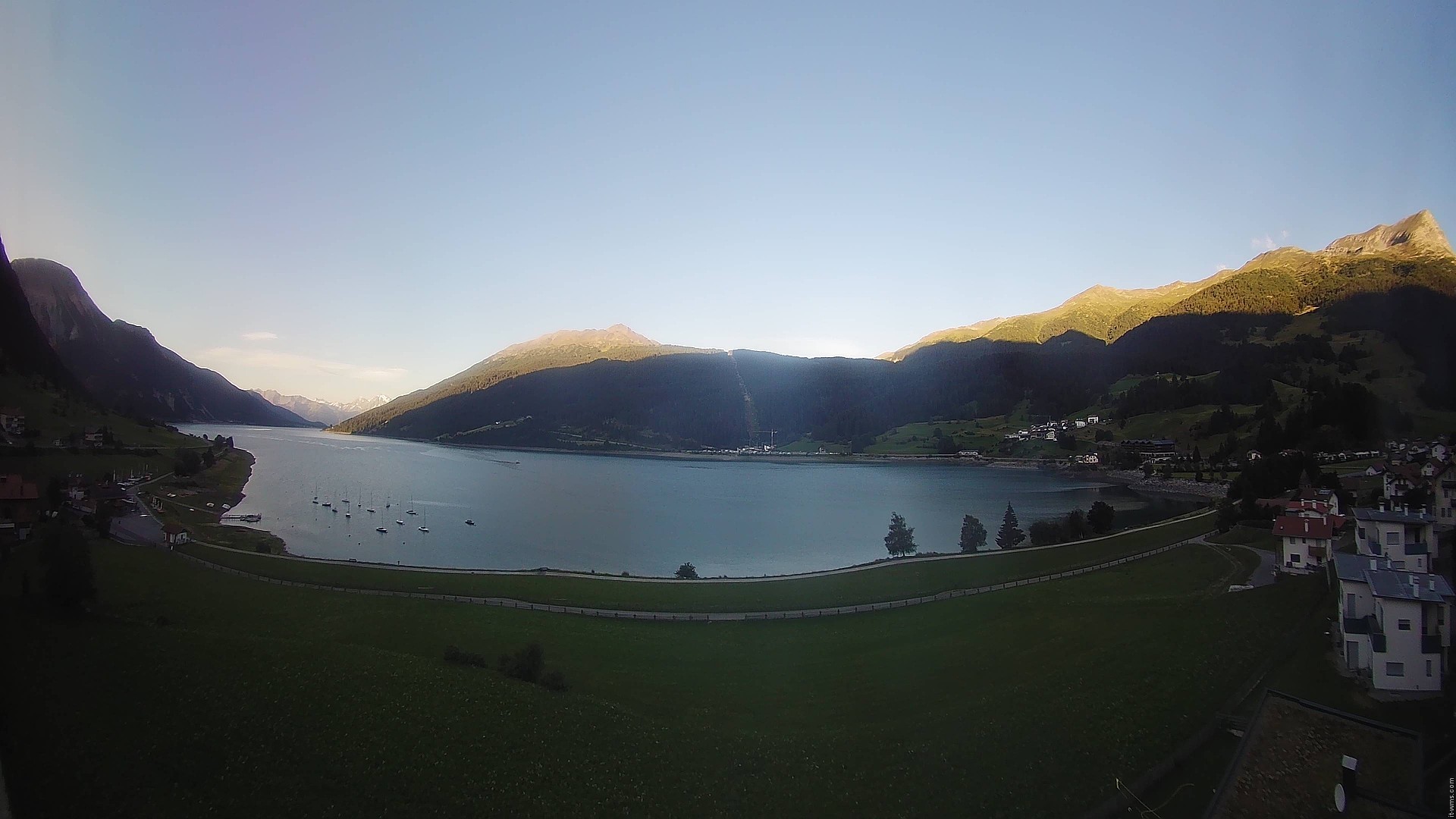 Archiv Foto Webcam Reschen - Blick auf den Reschensee