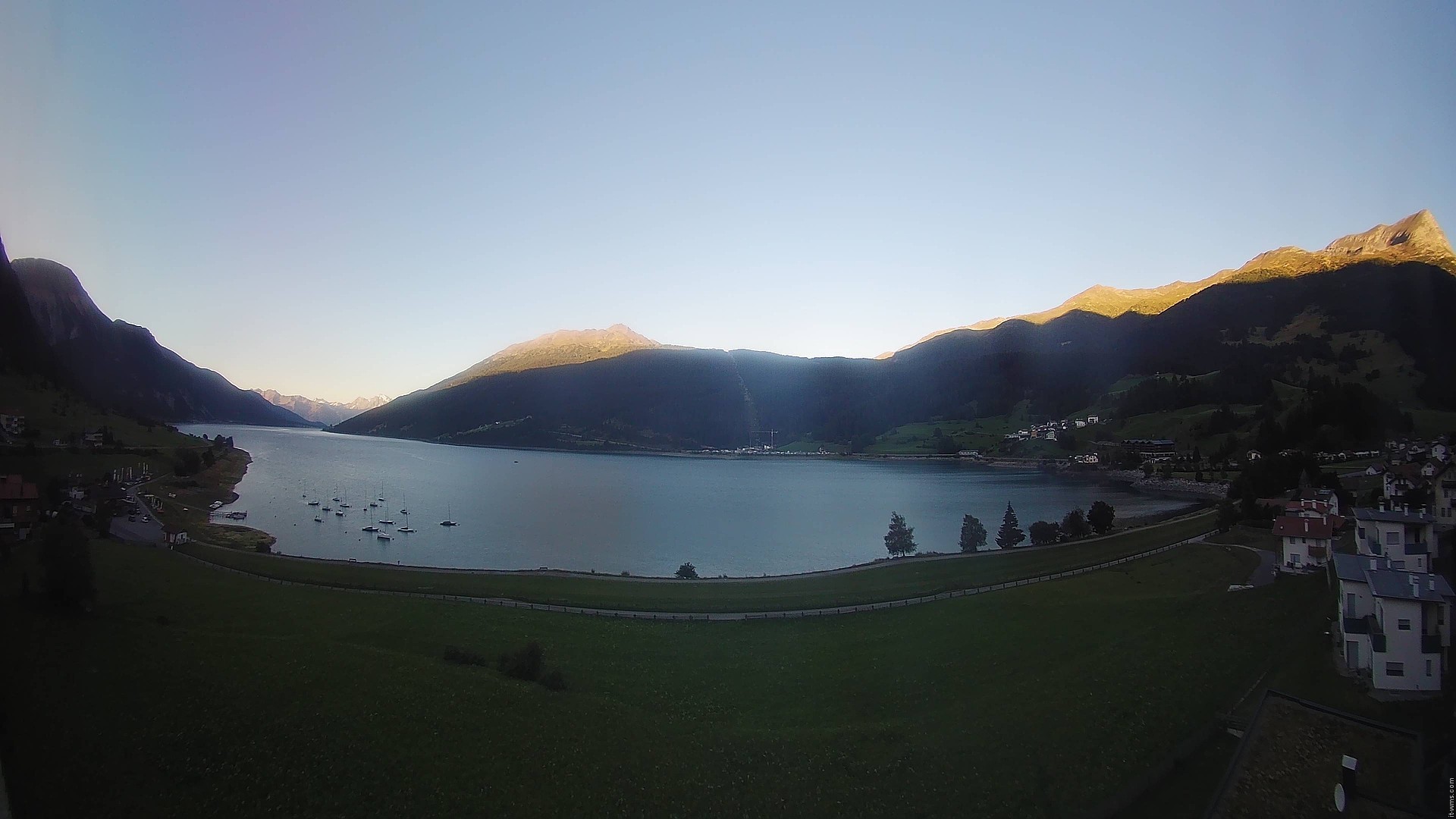 Archiv Foto Webcam Reschen - Blick auf den Reschensee