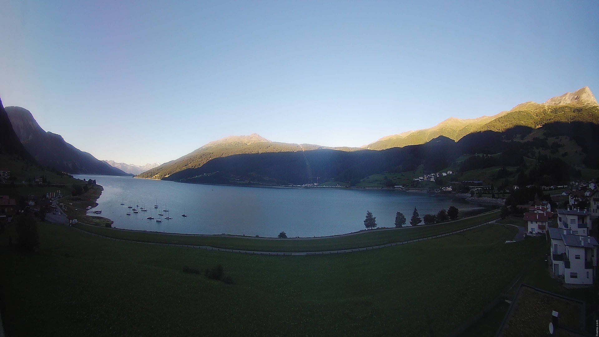Archiv Foto Webcam Reschen - Blick auf den Reschensee