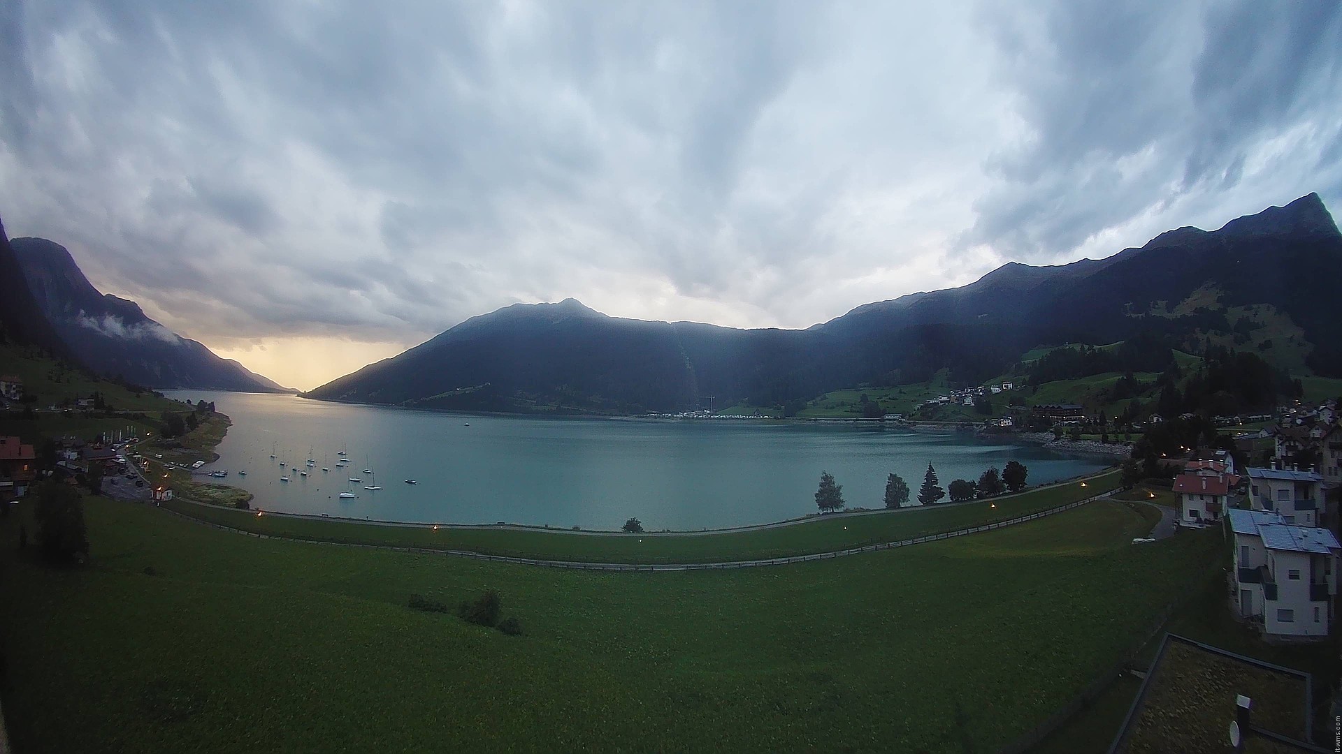 Archiv Foto Webcam Reschen - Blick auf den Reschensee