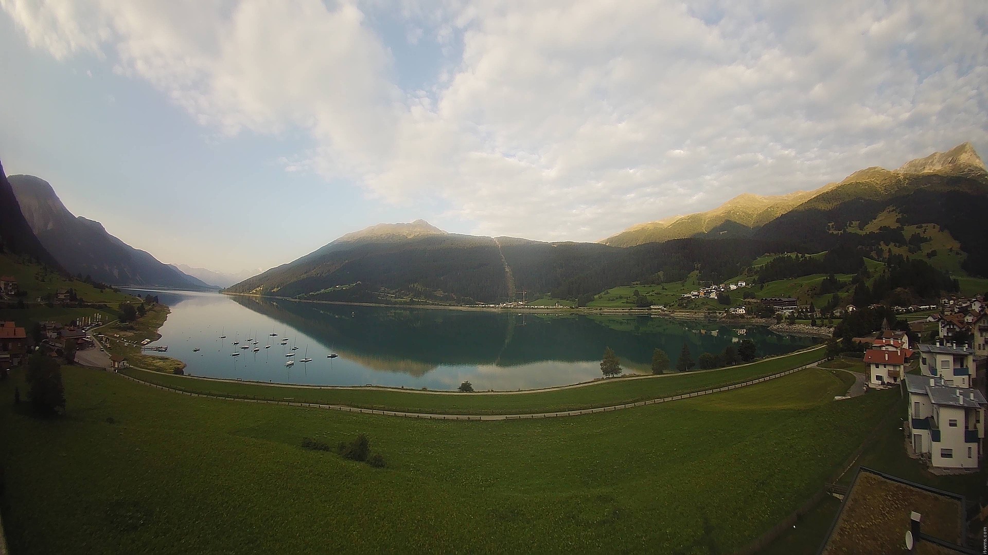 Archiv Foto Webcam Reschen - Blick auf den Reschensee