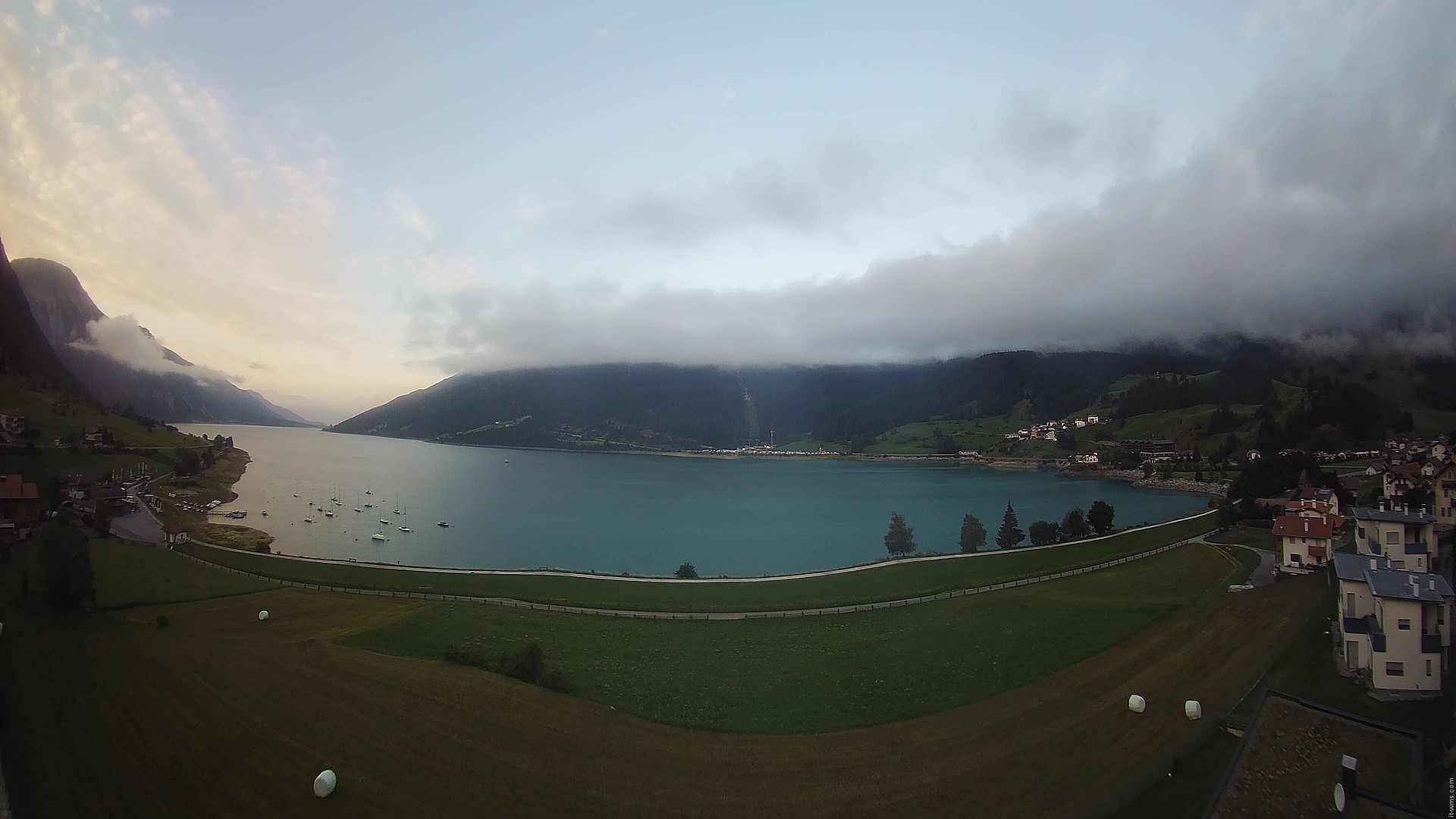 Archiv Foto Webcam Reschen - Blick auf den Reschensee