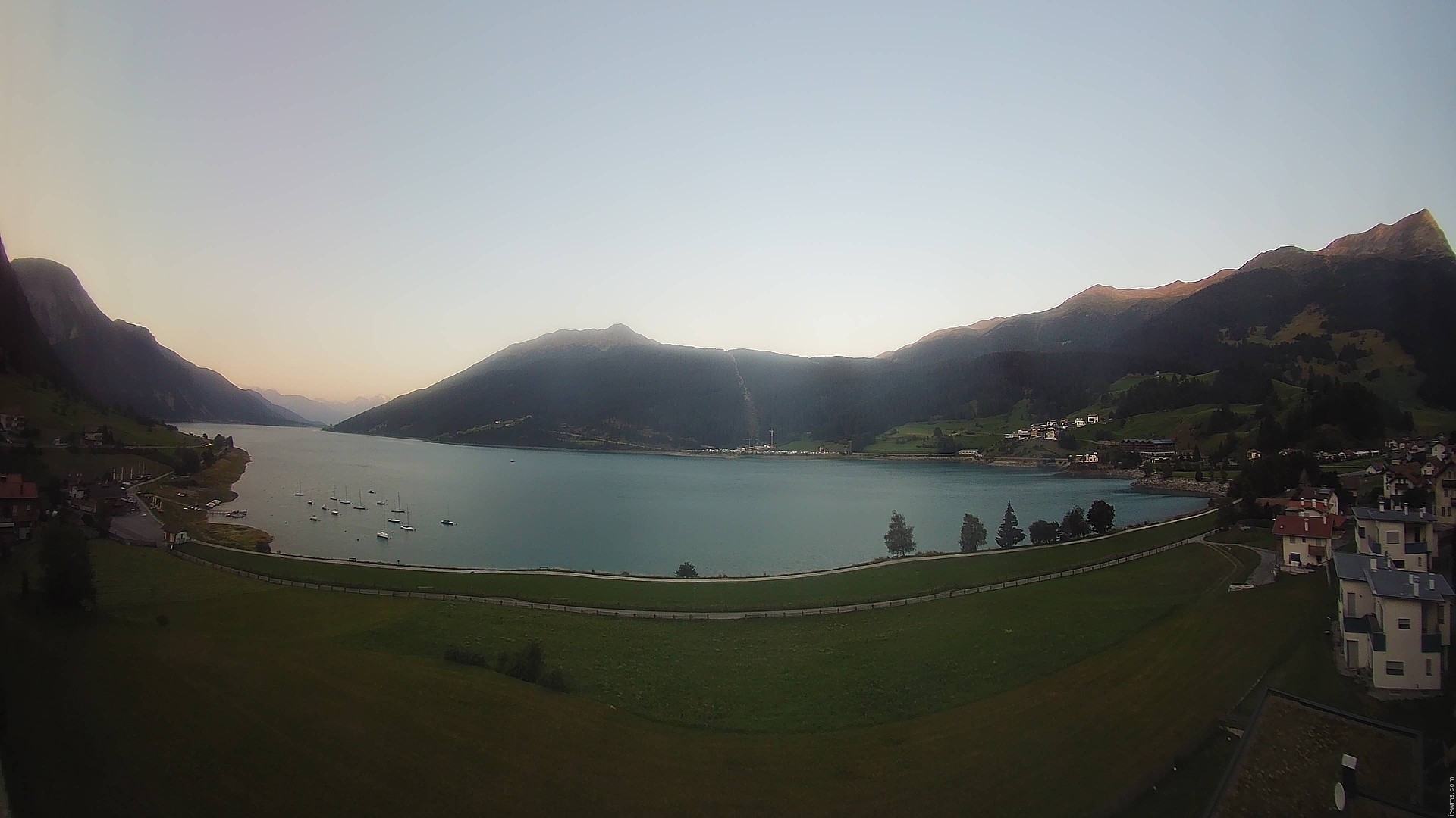 Archiv Foto Webcam Reschen - Blick auf den Reschensee
