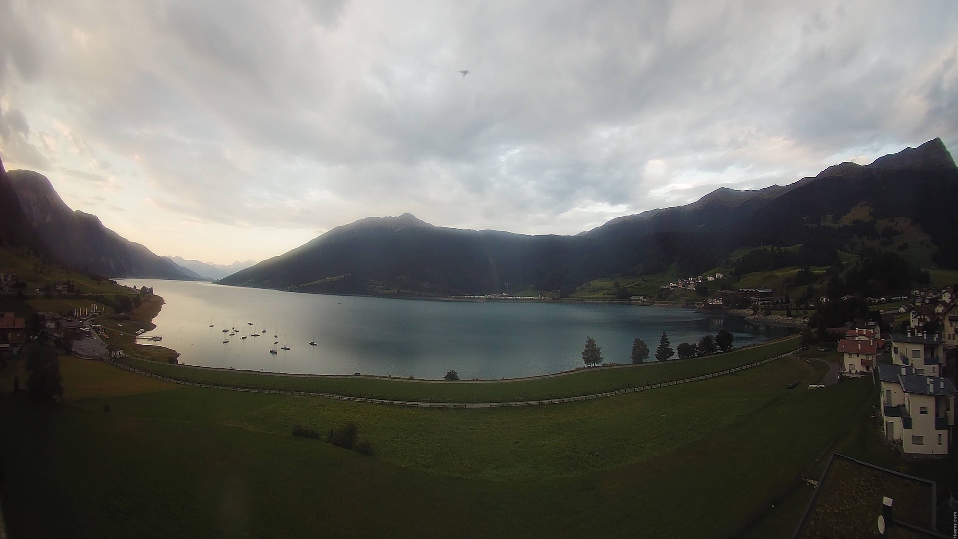 Archiv Foto Webcam Reschen - Blick auf den Reschensee