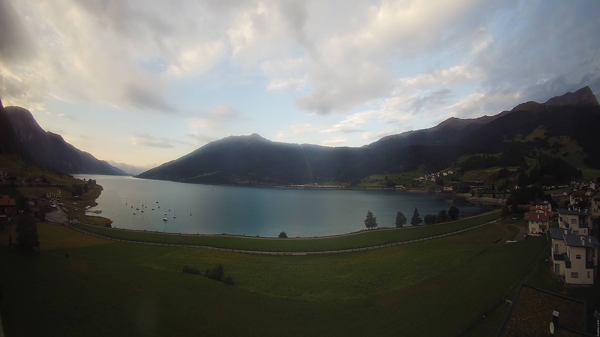 Archiv Foto Webcam Reschen - Blick auf den Reschensee