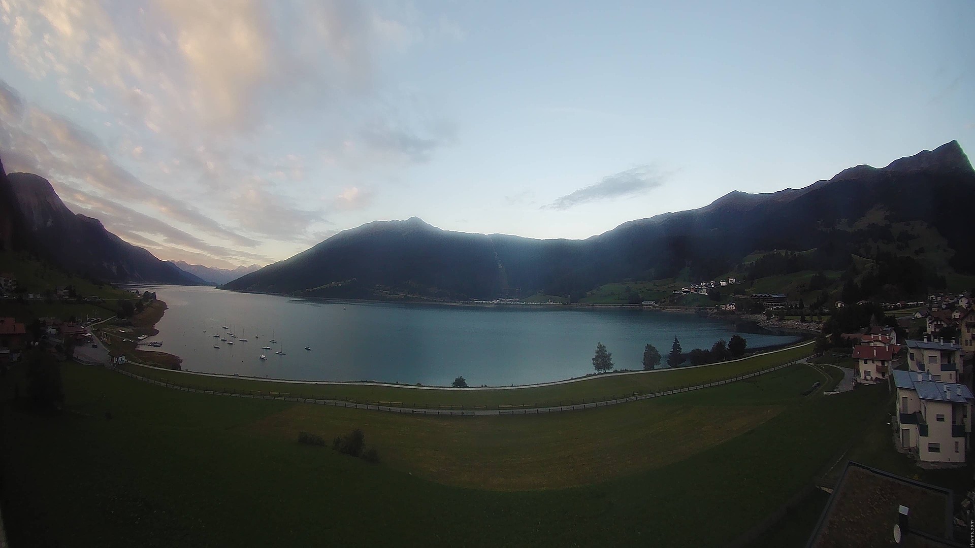 Archiv Foto Webcam Reschen - Blick auf den Reschensee