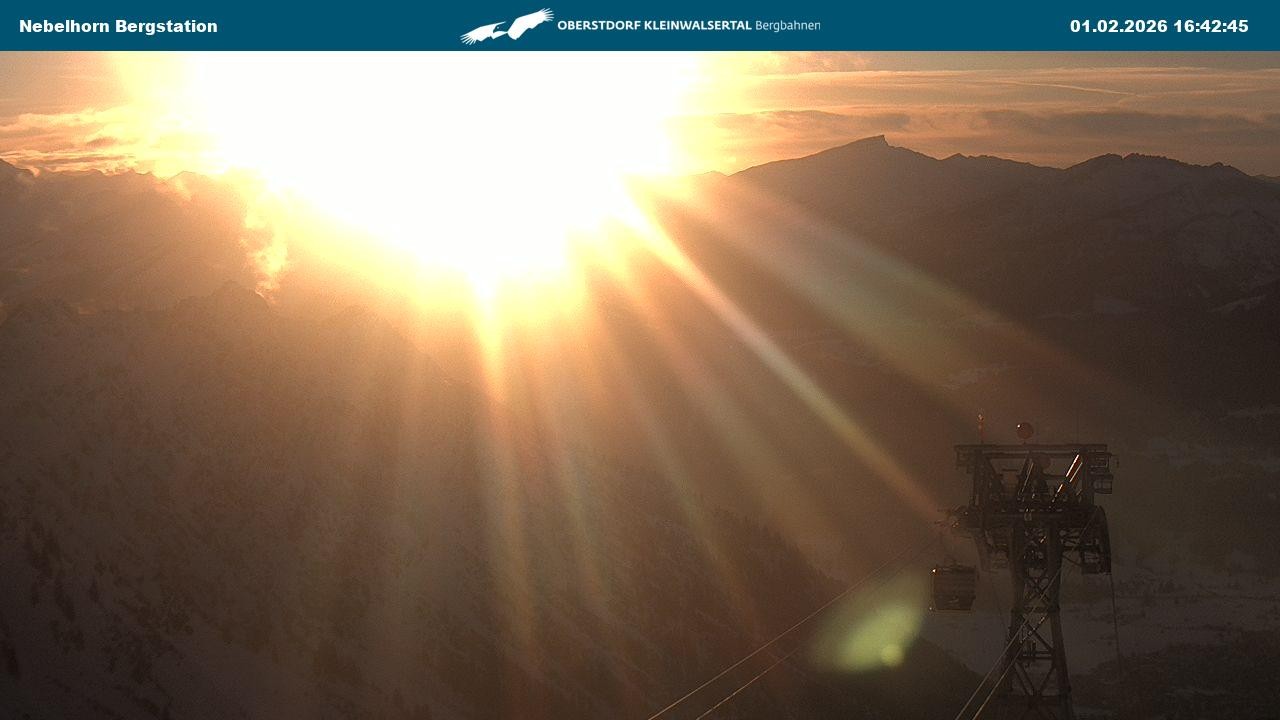 Archiv Foto Webcam Blick von der "Höfatsblick" Bergstation ins Tal