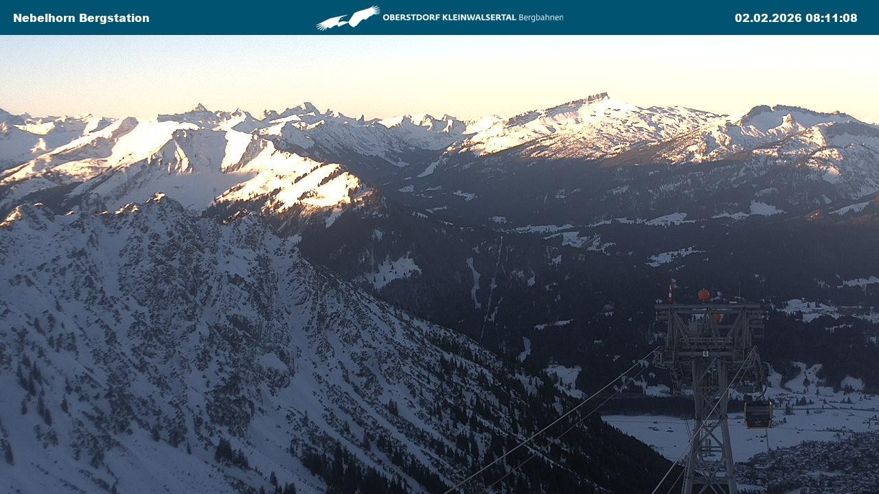 Archived image Webcam View from the "Höfatsblick" mountain station down the valley